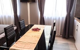 Nav Apartments